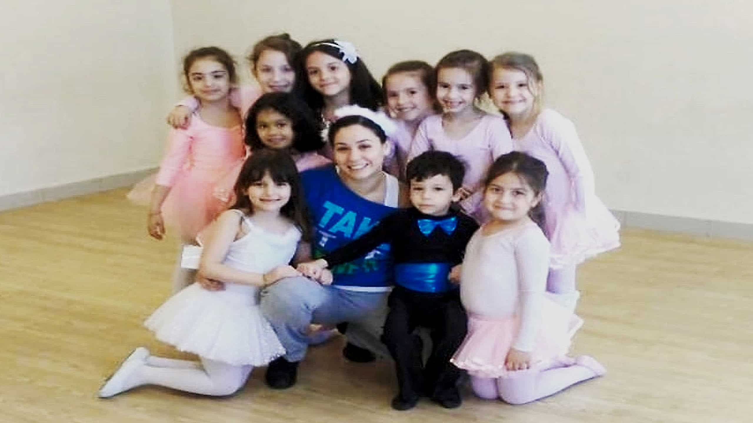 Modern Sahne Emel Okutan